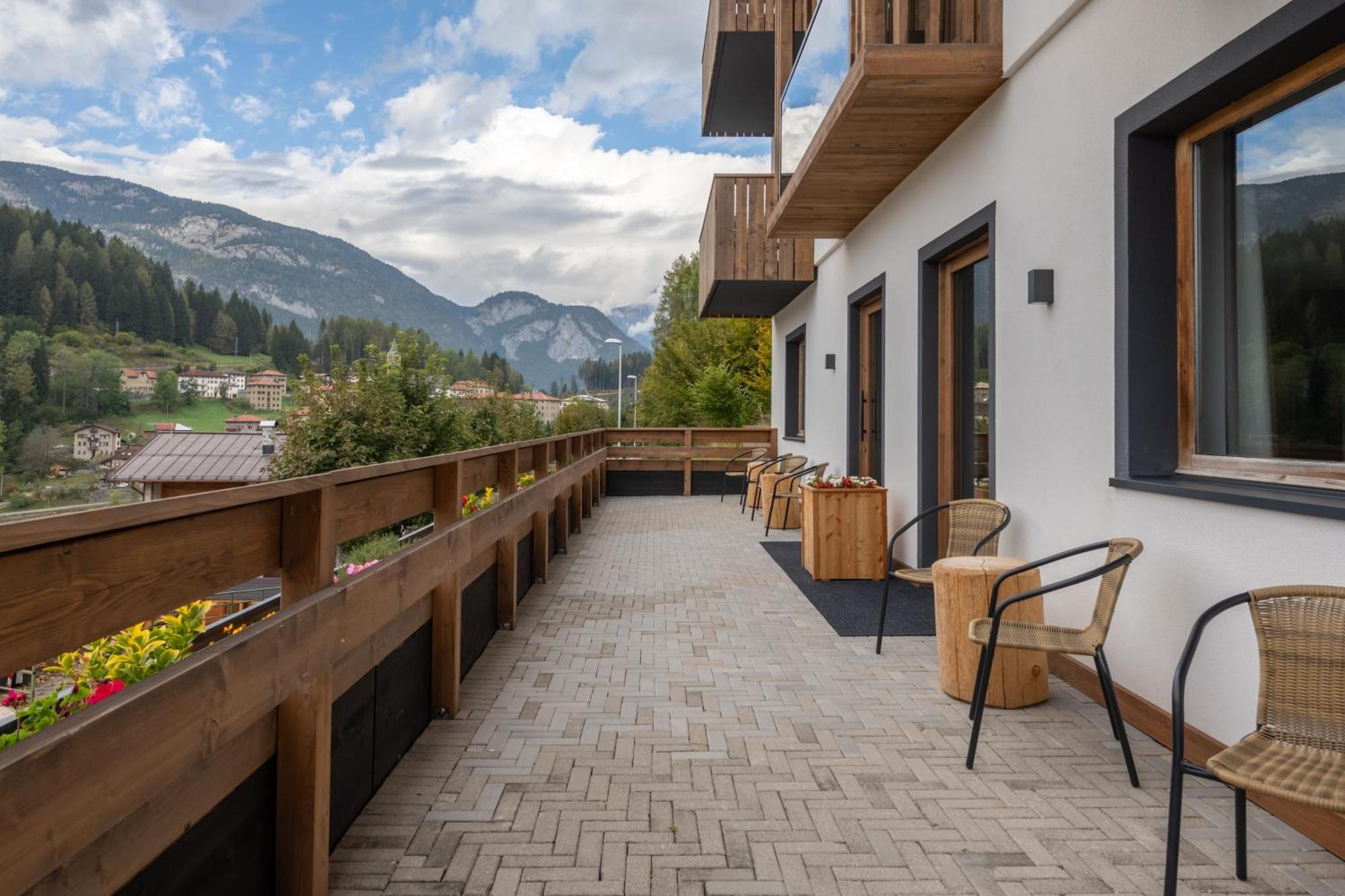 Ama Dolomiti Aparthotel Vigo di Cadore Exterior photo